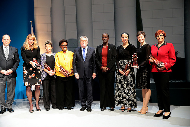Winners of the Women in Sport awards pose with IOC President Thomas Bach ©IOC