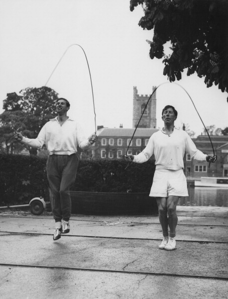 Christopher Davidge, pictured right preparing for the 1958 Empire and Commonwealth Games, has died aged 85 ©Hulton Archive/Getty Images