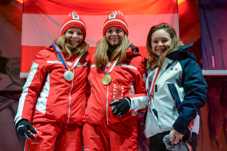 Austria's Anna-Maria Schreder (centre) claimed the gold medal at the European Youth Olympic Festival in the girls' biathlon 6km sprint ©ÖOC/GEPA