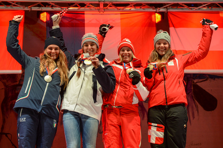 The medallists in the girls' Alpine skiing giant slalom event celebrate at the medals plaza ©ÖOC/GEPA