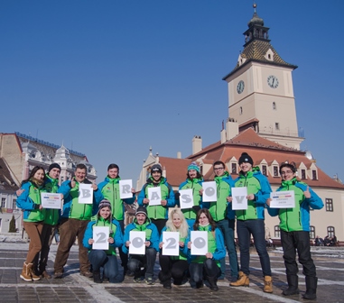 Volunteers from the 2013 European Youth Olympic Festival in Brașov show their support for the city's bid to host the 2020 Winter Youth Olympic Games ©Brasov 2020 Youth Olympic Games