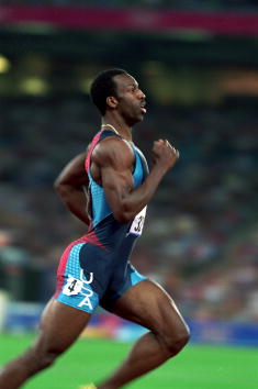 Michael Johnson running at the Sydney 2000 Olympics, where he won the 400m gold and subsequently retired ©Getty Images
