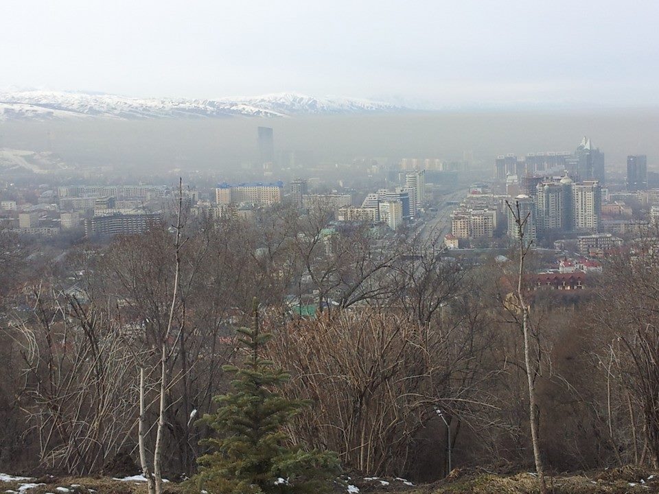 A layer of what appears to be smog above Almaty somewhat spoils the view ©ITG