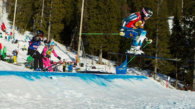 Anna Holmlund dominated the womens competition on Sunday ©FIS