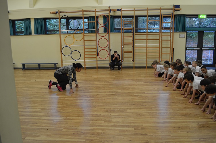 Jodie Williams held a masterclass session with primary school children at the launch of Athletes Direct ©BAC