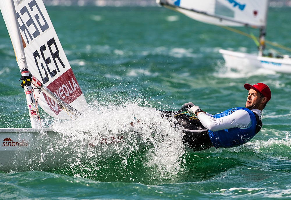 Philipp Buhl of Germany overcame Britain's Nick Thompson' one point advantage to win the men's laser ©ISAF