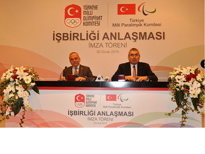 Yavuz Kocaömer (left), President of the Turkish National Paralympic Committee, and Uğur Erdener (right), President of the Turkish Olympic Committee, at the signing of the historic agreement ©EOC