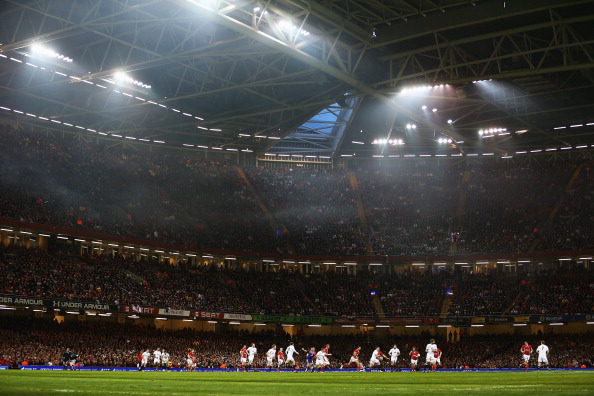 Wales beat England 30-3 in 2013 under a closed roof in the Millennium Stadium. Tomorrow night the roof will be open - but the din will still be enormous ©Getty Images