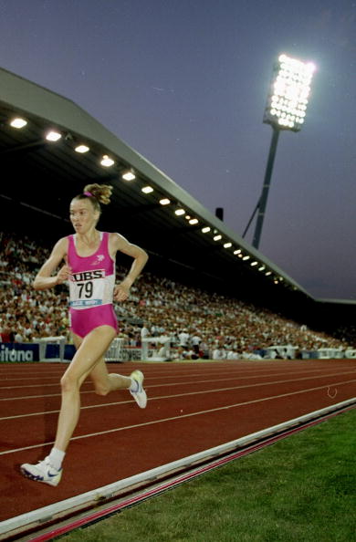 Scotland's Liz McColgan running at the Weltklasse meeting in Zurich's old Letzigrund Stadium in 1991 ©Getty Images