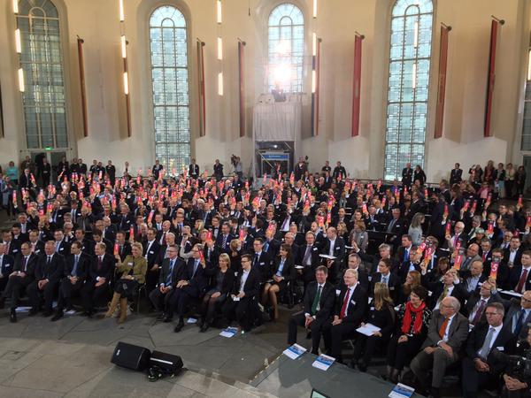 All 410 delegates voted in favour of Hamburg's bid for the 2024 Olympic and Paralympic Games ©DOSB/Twitter