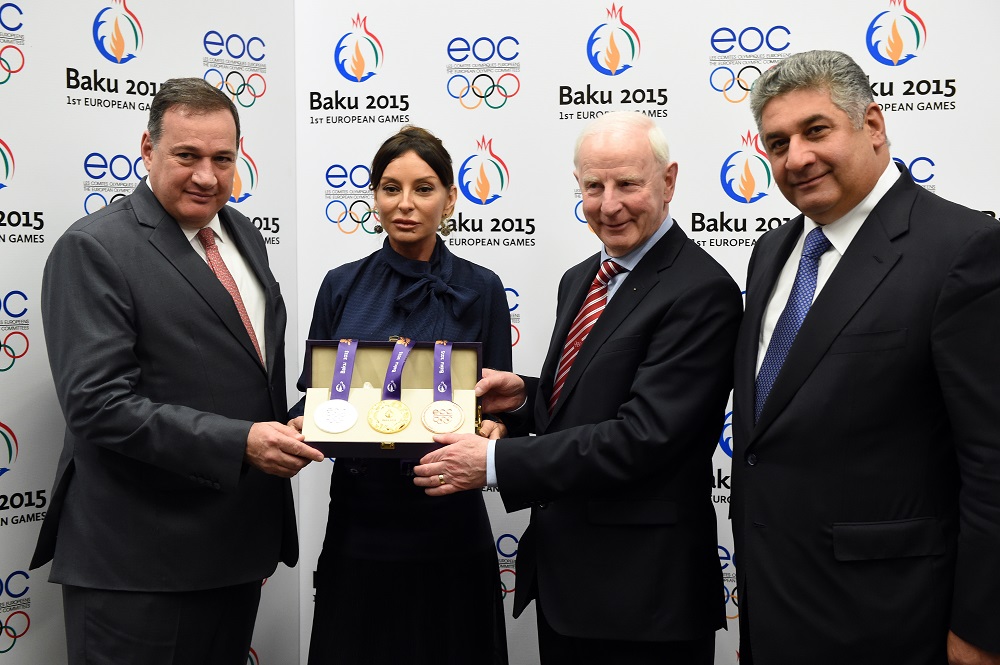 The Baku 2015 medals will be an "inspiration" to athletes, claimed Azerbaijan’s Minister of Youth and Sports Azad Rahimov (right), as he unveiled the design along with Patrick Hickey (second right), President of the European Olympic Committees ©Baku 2015