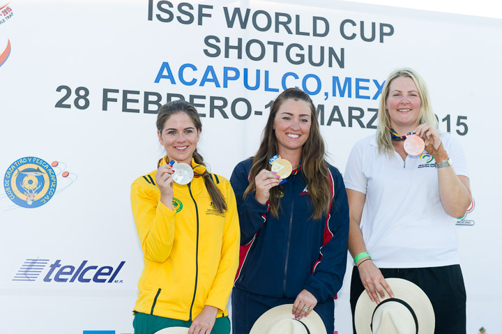 Corey Cogdell poses with her fellow medal winners after her trap victory in Acapulco ©ISSF
