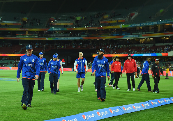 Dejected England players walk off the pitch following their latest loss ©Getty Images