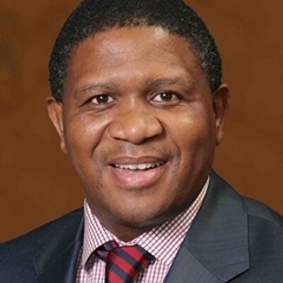 South Africa Sports Minister Fikile Mbalula has indicated the country will no longer consider a 2024 Olympic and Paralympic bid ©Twitter