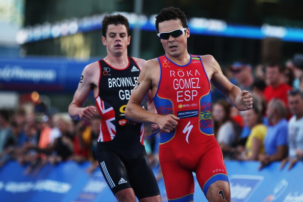 Javier Gómez and Jonathan Brownlee racing on the Auckland course in 2014 ©Getty Images