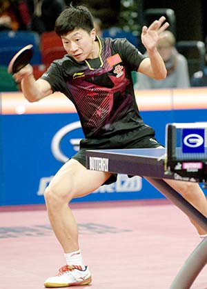 Ma Long won men's singles title in Bremen after beating Olympic champion Zhang Jike ©ITTF/Ireneusz Stosik