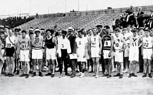 More than half of the field who lined up for the marathon at the 1904 Olympics in St Louis dropped out because of the heat ©Hulton Archive/Getty Images