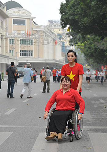 More than 3,000 people took part in the Olympic Day Run held in Hanoi ©Vietnam Olympic Committee