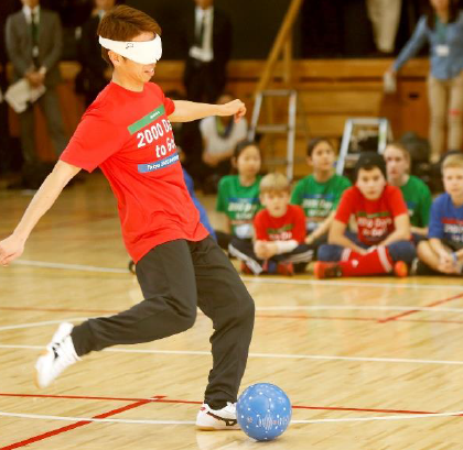 Youngsters were coached by football 5-a-side national team player Kento Kato ©Tokyo 2020/Shugo Takemi