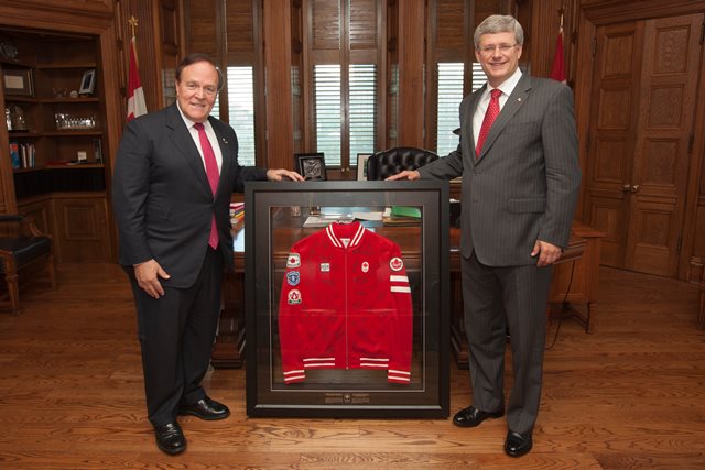 Prime Minister Stephen Harper (right) has lost several staff to the Canadian Olympic Committee under its President Marcel Aubut (left) ©COC
