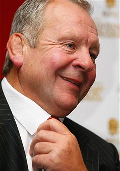 Bill Beaumont_head_and_shoulders