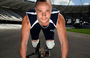 Oscar_Pistorius_in_starting_pose_at_London_2012_Olympic_Stadium
