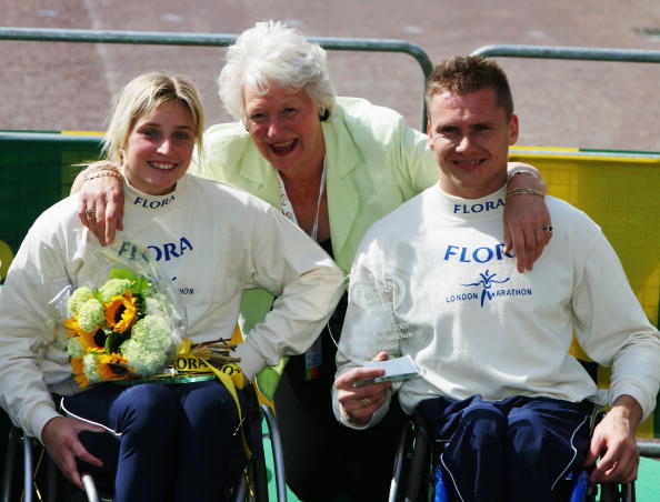 Shelly_Woods_with_David_Weir_and_Mary_Peters_at_London_Marathon