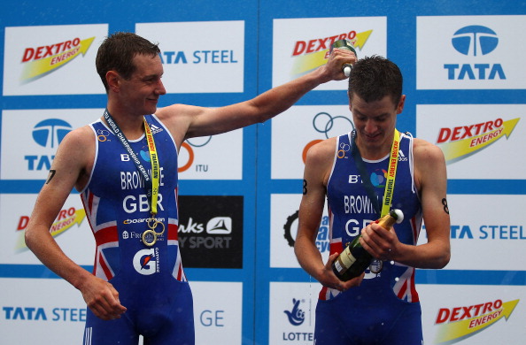 Alistair_Brownlee_and_Jonathan_Brownlee_on_podium_Hyde_Park_August_7_2011