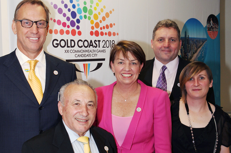 Anna_Bligh_and_Mark_Stockwell_in_Gold_Coast_2018_group_shot
