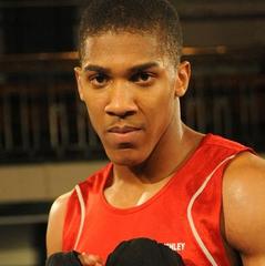Anthony_Joshua_head_and_shoulders