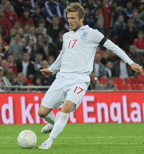 David_Beckham_taking_free_kick_for_England_at_Wembley