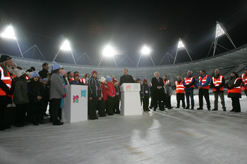 David_Cameron_and_schoolchildren_light_up_Olympic_Stadium_December_2010