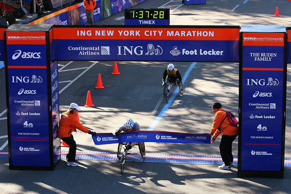 David_Weir_wins_2010_New_York_City_Marathon
