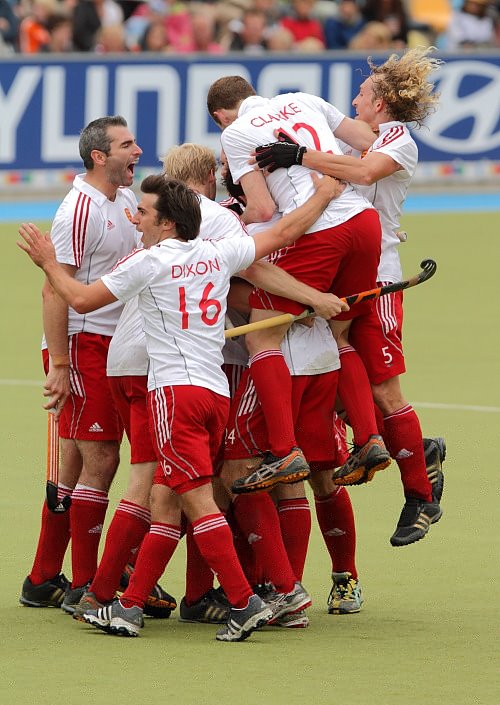 England_Hockey_celebrate_goal_at_Euro_Championships_August_2011