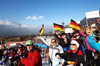 Garmisch_crowds_World_Championships_February_2011