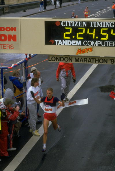 Grete_Waitz_wins_1986_London_Marathon