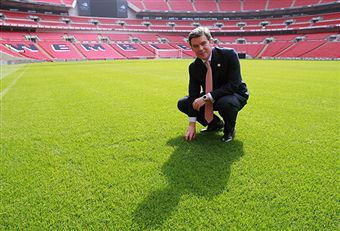 Hugh_Robertson_Wembley_April_11_2011