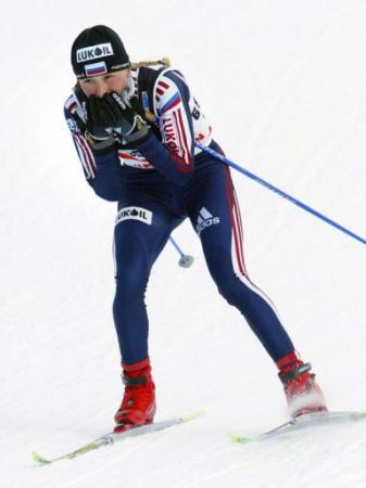 Julia_Chepalova_skiing