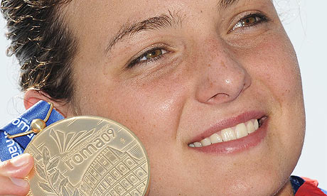 Keri-Anne_Payne_with_world_medal