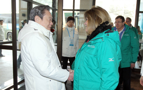 Lee_Kun-Hee_meets_Gunnilla_Lindberg_Pyeongchang_IOC_Evaluation_February_17_2011