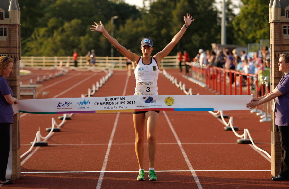 Lena_Schoneborn_crosses_line_to_win_Euro_Champs_Medway_July_31_2011