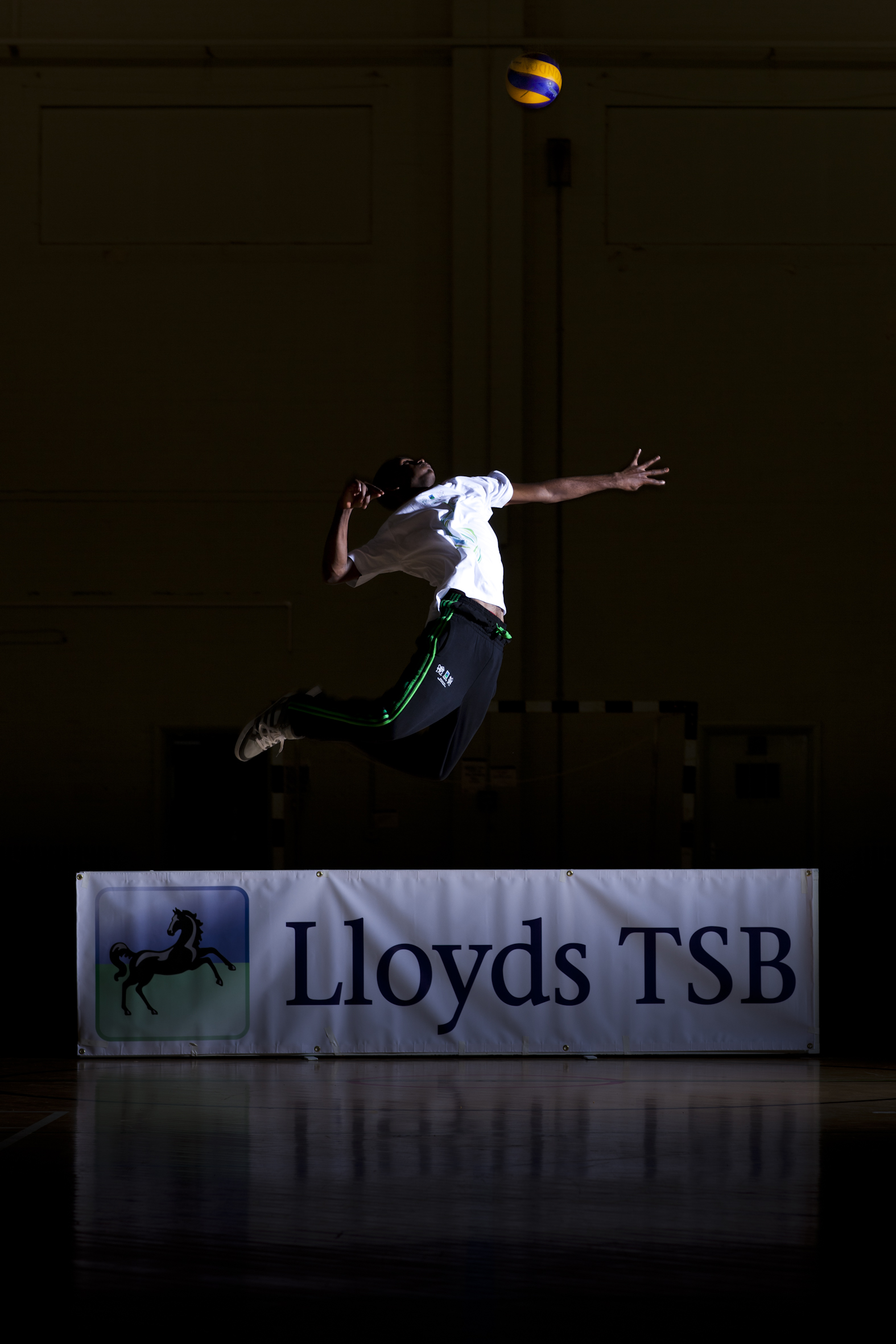 Lloyds_TSB_with_badminton_player