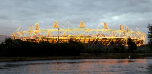 London_2012_Olympic_Stadium_lit_up