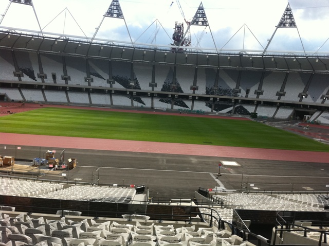 London_2012_Olympic_Stadium_with_track_August_5_009