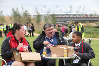 Olympic_Park_picnic_in_the_park_with_stadium_in_background