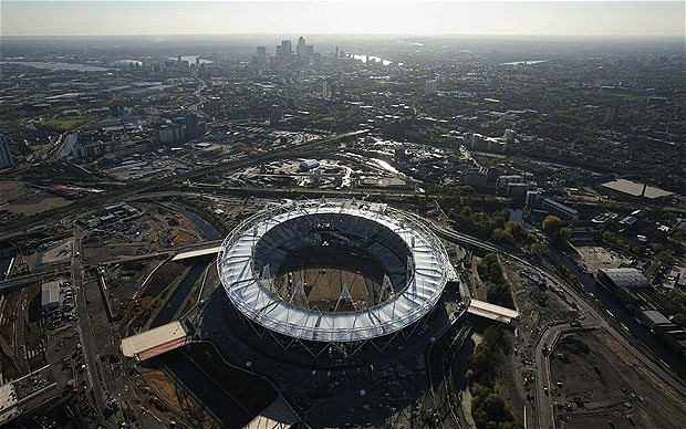 Olympic_Stadium_aerial_view_November_2010_2