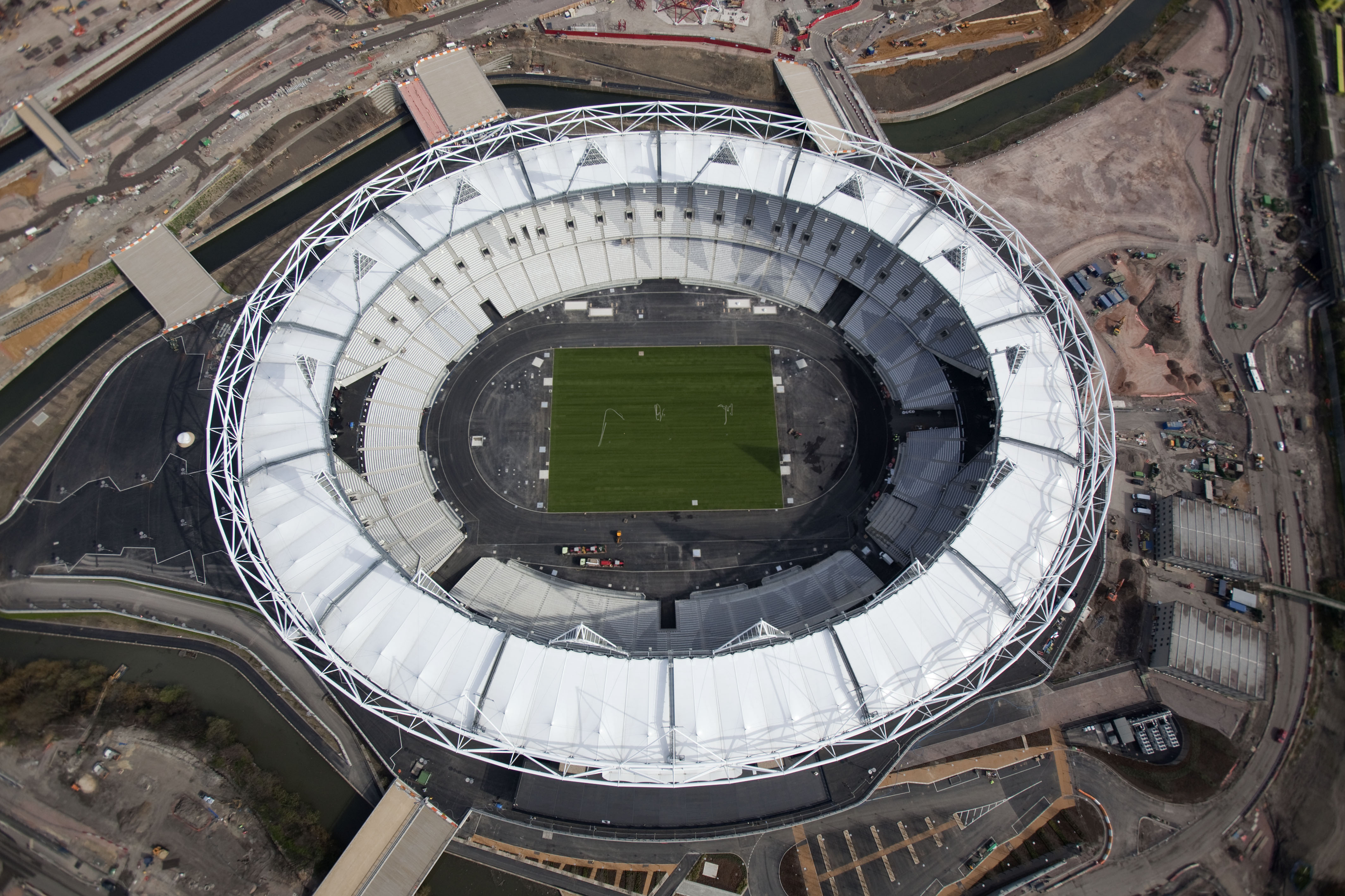 Olympic_Stadium_finished_from_air_March_29_2011