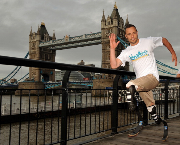 Oscar_Pistorius_with_Tower_Bridge_in_background_September_7_2011