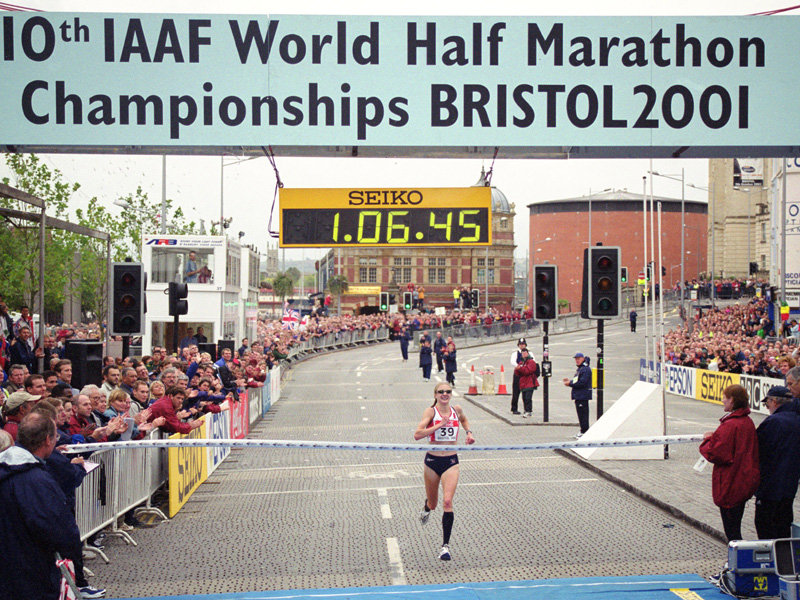 Paula_Radcliffe_wins_world_half-marathon_champs_Bristol_2001