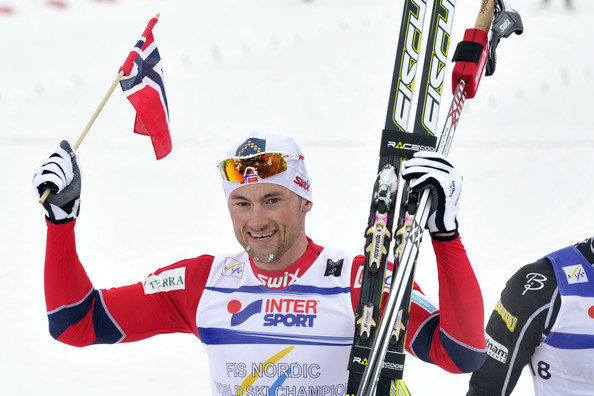 Petter_Northug_celebrates_victory_in_World_30km_pursuit_Oslo_February_27_2011